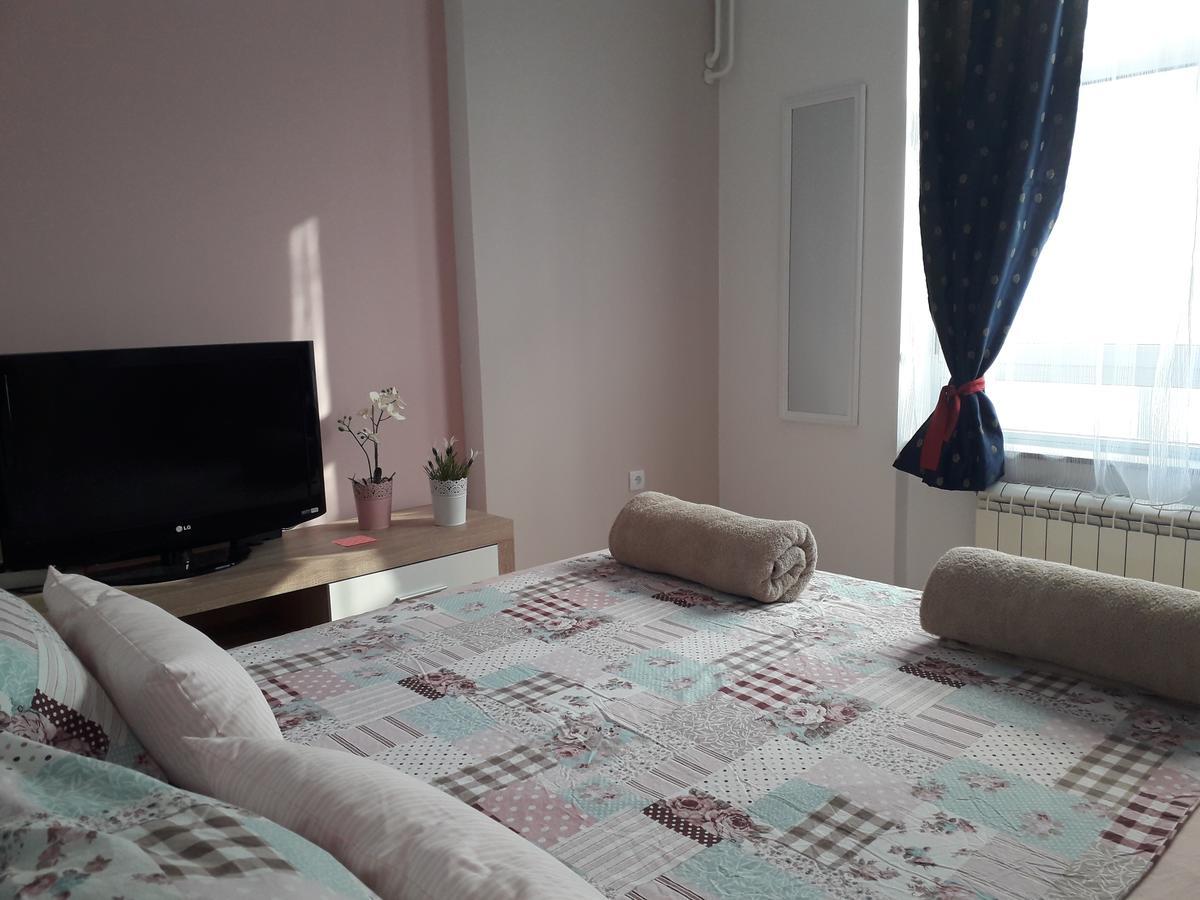Studio Apartman Ld U Strogom Centru Novi Sad Eksteriør billede