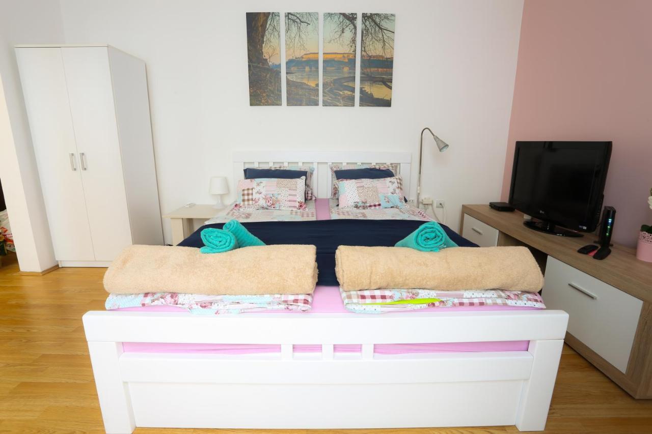 Studio Apartman Ld U Strogom Centru Novi Sad Eksteriør billede