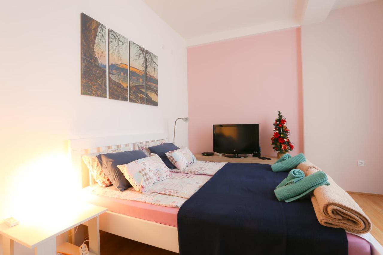 Studio Apartman Ld U Strogom Centru Novi Sad Eksteriør billede