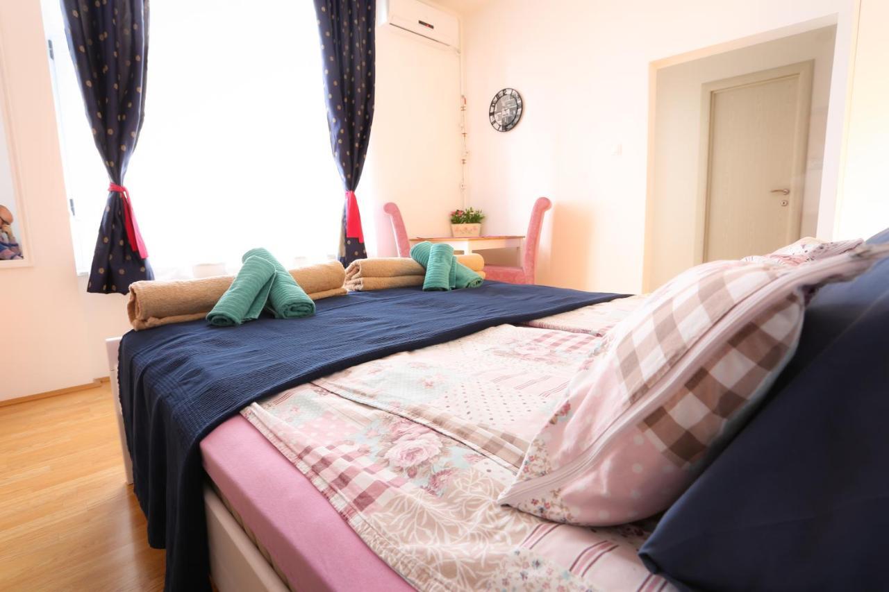 Studio Apartman Ld U Strogom Centru Novi Sad Eksteriør billede