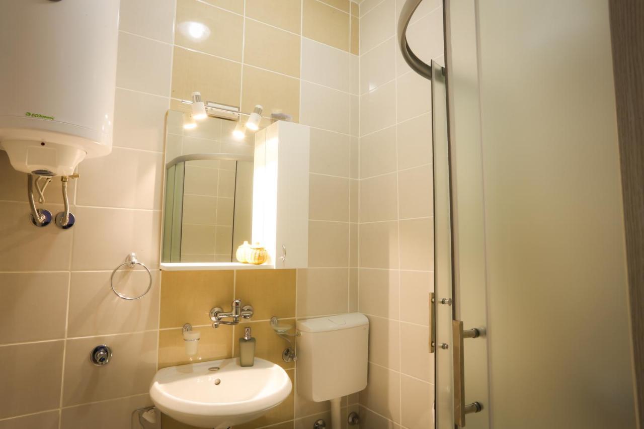 Studio Apartman Ld U Strogom Centru Novi Sad Eksteriør billede