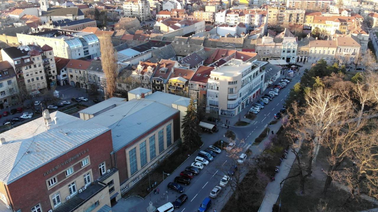 Studio Apartman Ld U Strogom Centru Novi Sad Eksteriør billede