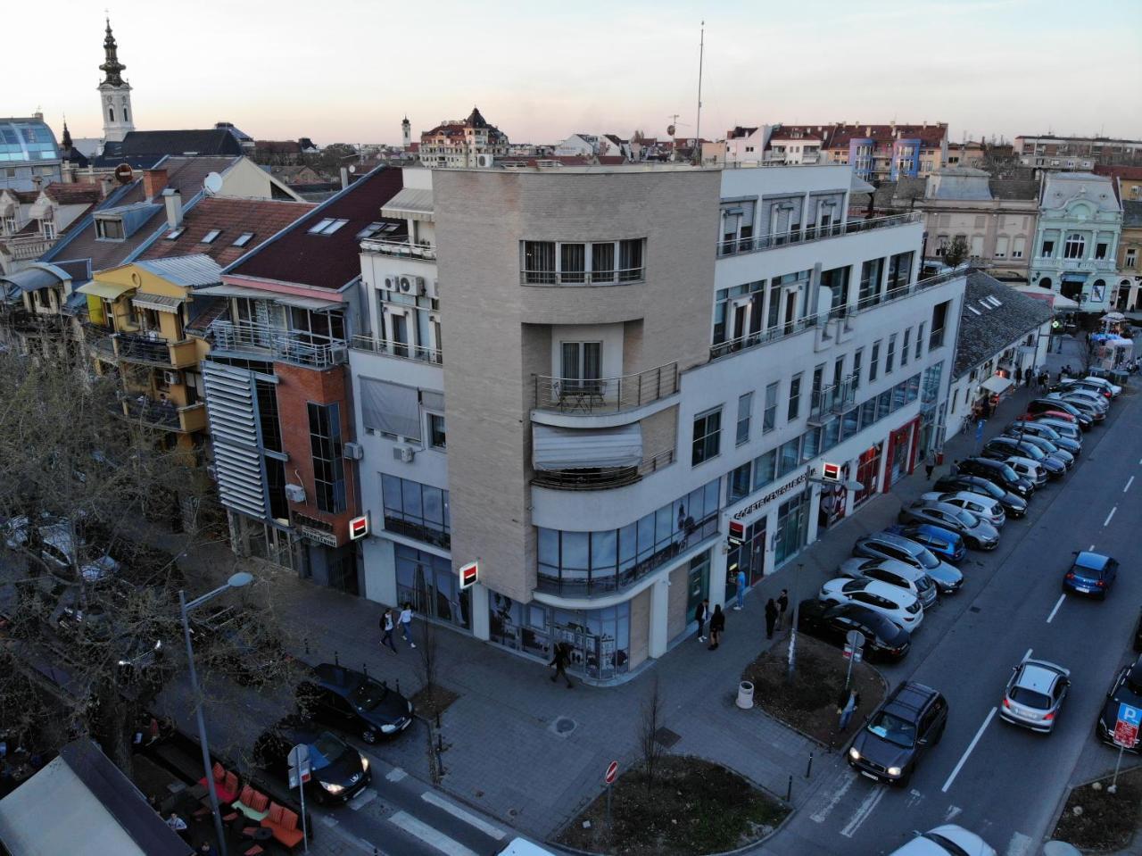 Studio Apartman Ld U Strogom Centru Novi Sad Eksteriør billede