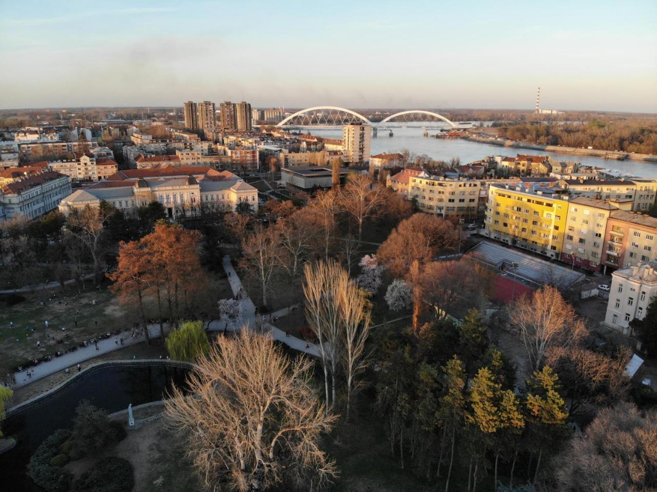 Studio Apartman Ld U Strogom Centru Novi Sad Eksteriør billede